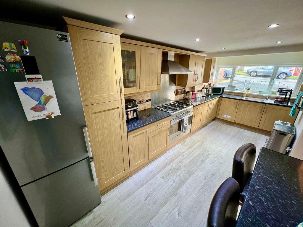 Plunch Lane, Mumbles, Swansea, SA3 4JE